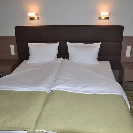 Hotel Pod Dębem Tarnów Pokój zdjęcie